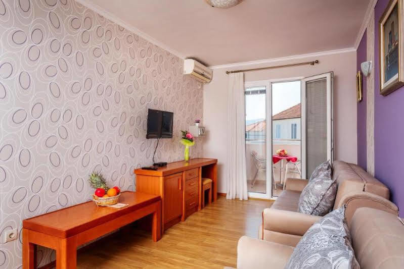 Perper Hotel Donja Lastva Bagian luar foto